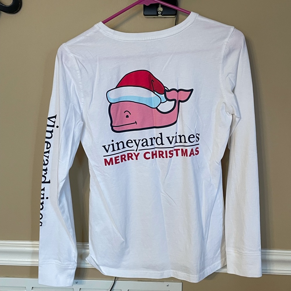 Women’s Vineyard Vines Santa Whale Tee